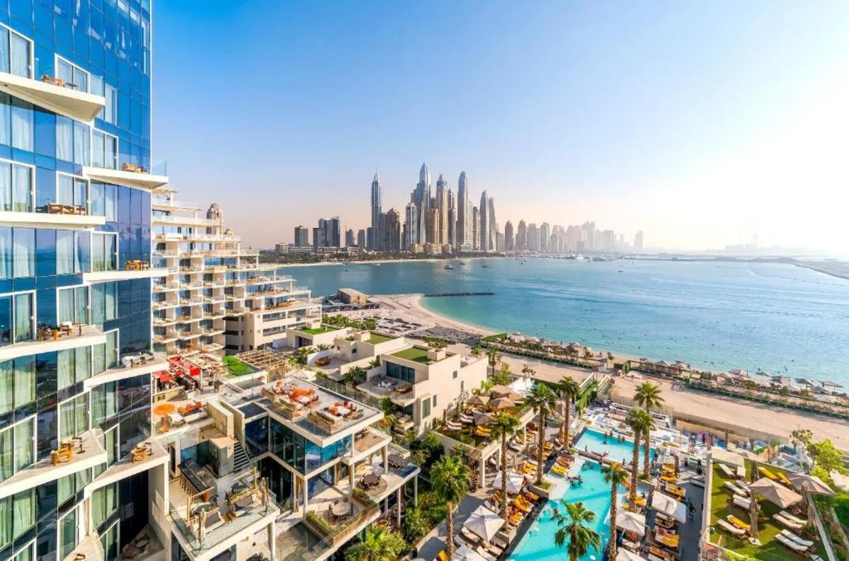 موظفو خدمة صف السيارات في فندق فايف دبي سيصبحون من أصحاب الملايين بعد إدراج الشركة في البورصة