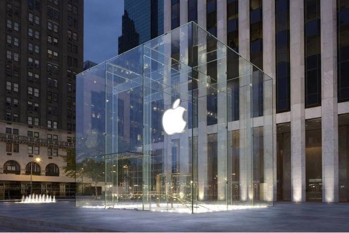 iOS 26 بتصميم ثوري وقدرات ذكاء اصطناعي متطورة