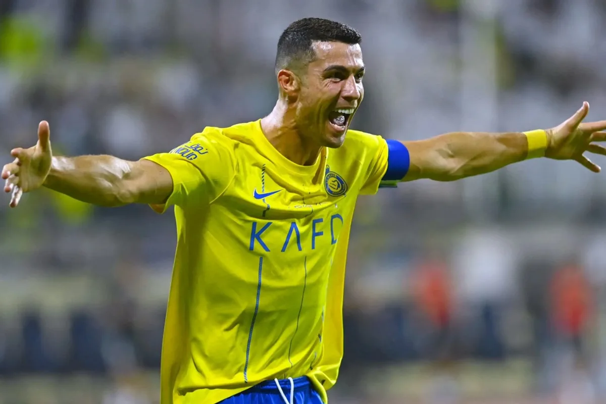 رونالدو يكتب فصلاً جديداً مع النصر: تجديد العقد حتى 2027 ويؤكد التزامه بصناعة المجد في السعودية