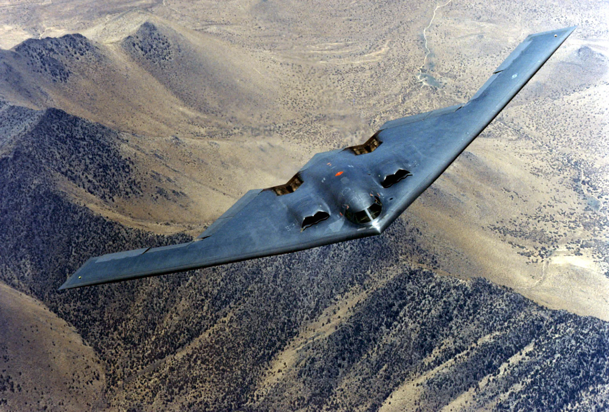 قاذفات B-2 الشبحية تقترب من نطاق الضربة المحتملة ضد إيران