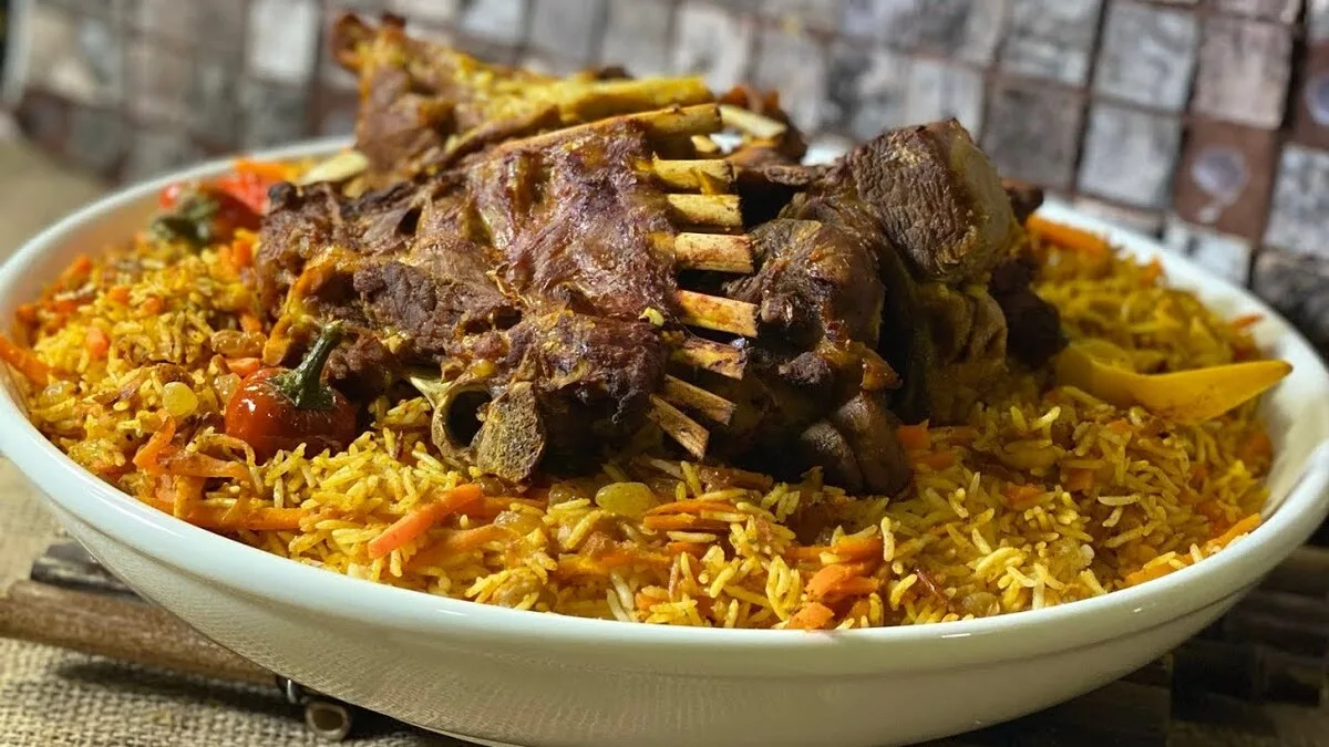 أسرار المطبخ السعودي: رحلة شهية لتحضير الكبسة والجريش