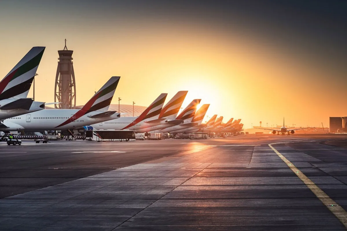 مطارات دبي تستأنف عملياتها التشغيلية بكامل طاقتها بعد توقف احترازي محدود