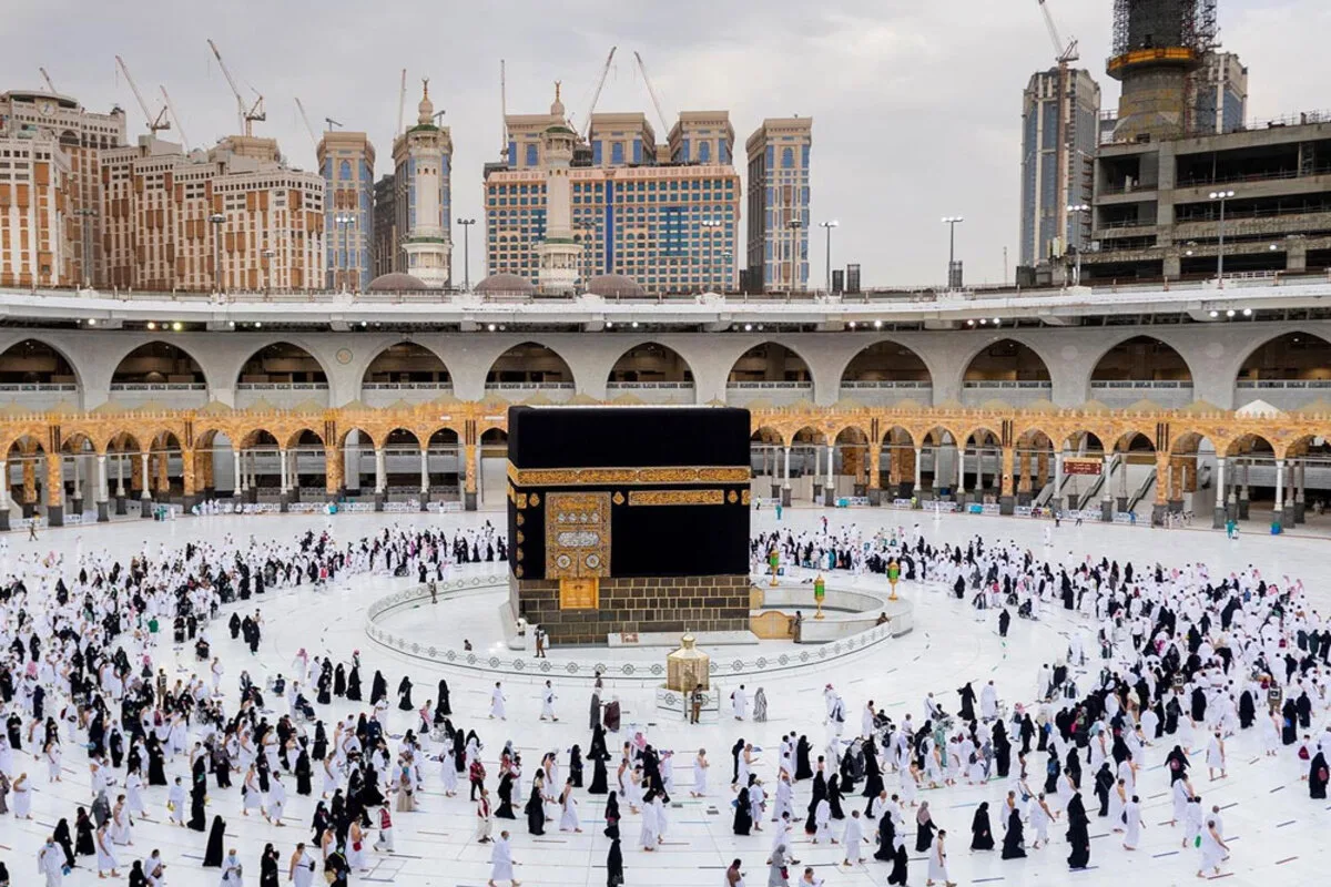 السعودية.. توقيف 7 شركات عمرة وتسيّل ضماناتها بعد رصد تجاوزات