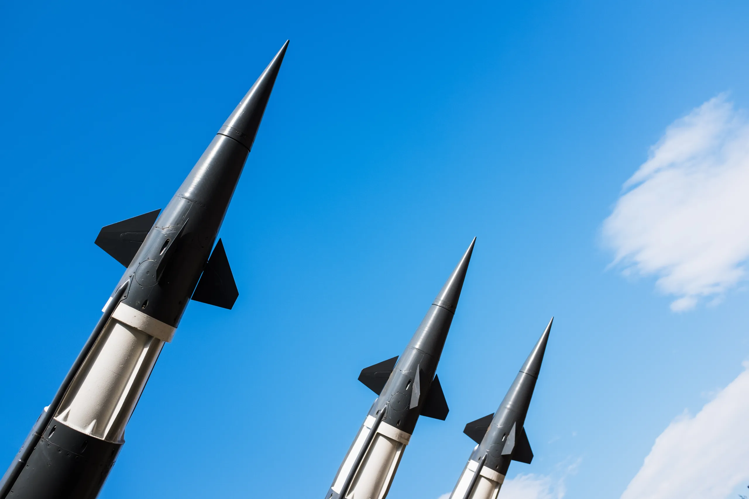 إيران تعلن استخدام نظام دفاع جوي جديد ضد مقاتلة أمريكية