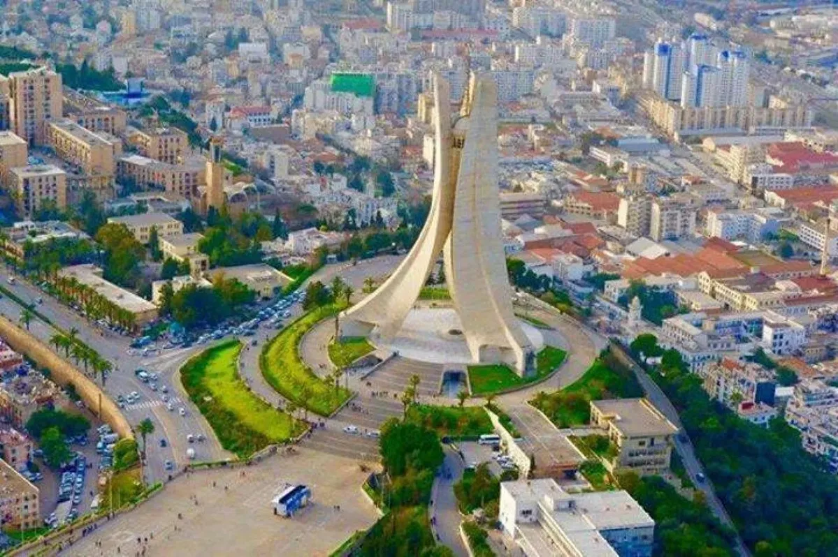 الجزائر تدشّن أول مصنع وطني لحليب الأطفال باستثمار 5.5 مليار دينار