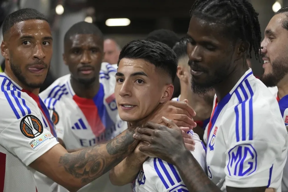 أتلتيكو مدريد يتعاقد مع الدولي الأرجنتيني تياغو ألمادا