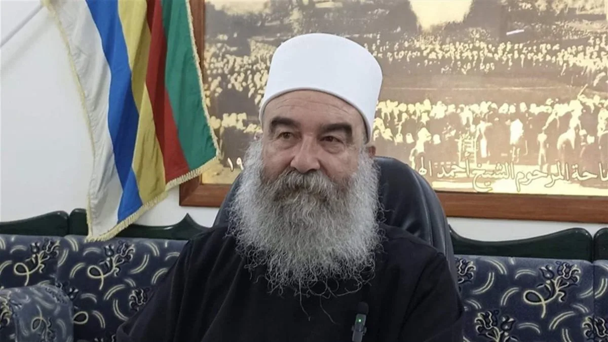 زعيم الدروز في سوريا يدعو لاستمرار القتال ويرفض اتفاق الحكومة