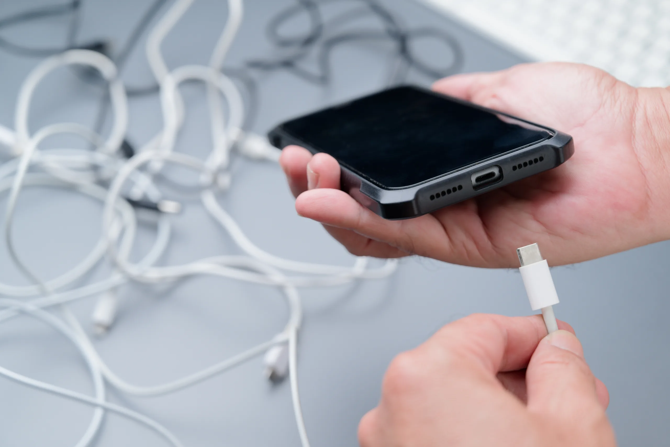 مصر.. شاحن جوال يودي بحياة أسرة كاملة