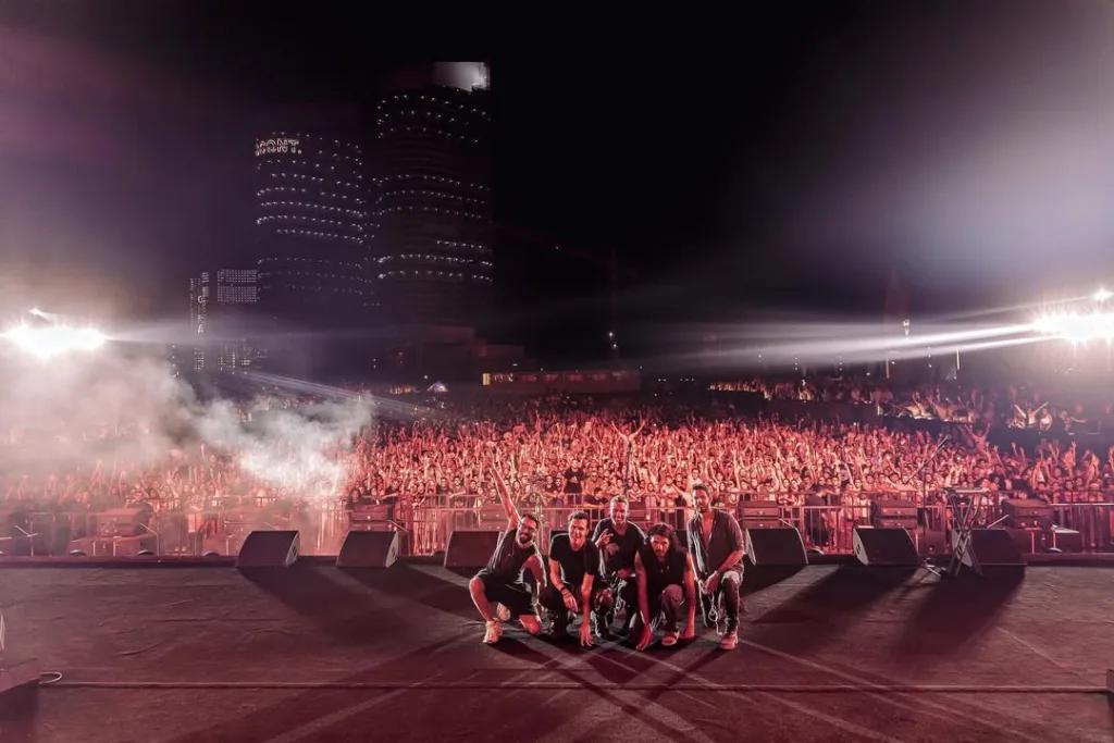 كايروكي تستعد لحفل موسيقي