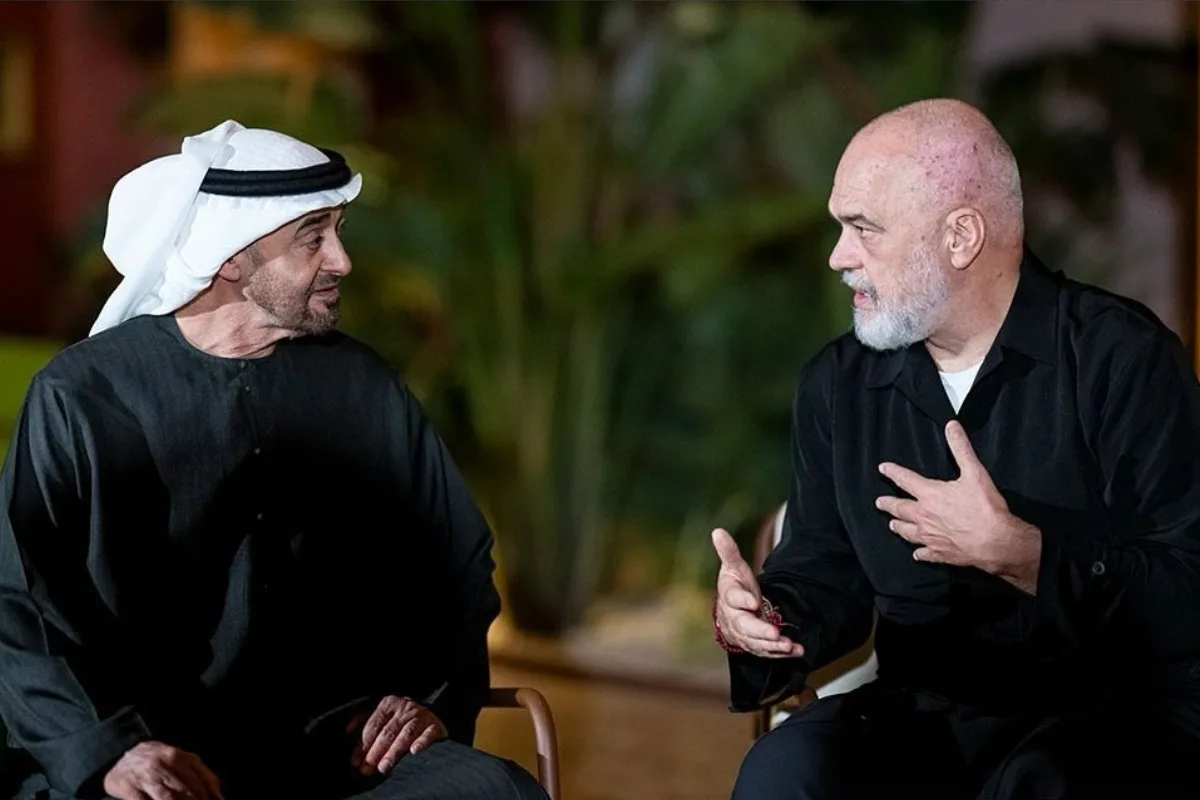 محمد بن زايد ورئيس وزراء ألبانيا: وسام تقديري يعكس قوة العلاقات