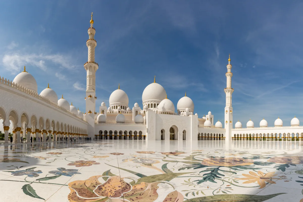 مركز جامع الشيخ زايد الكبير يطلق الدورة 13 من برنامج «الدليل الثقافي الصغير»