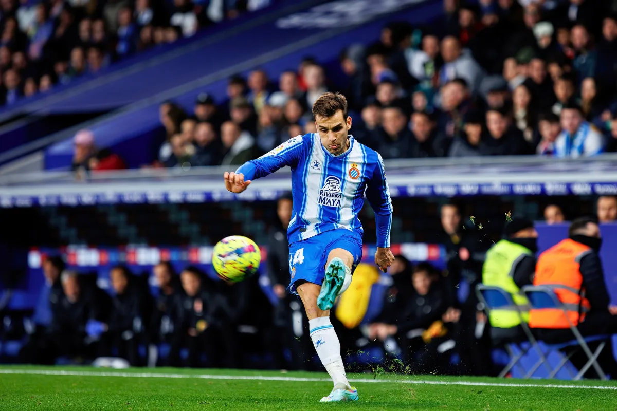 بيرنلي الإنجليزي يوسع استثماراته بشراء إسبانيول الإسباني