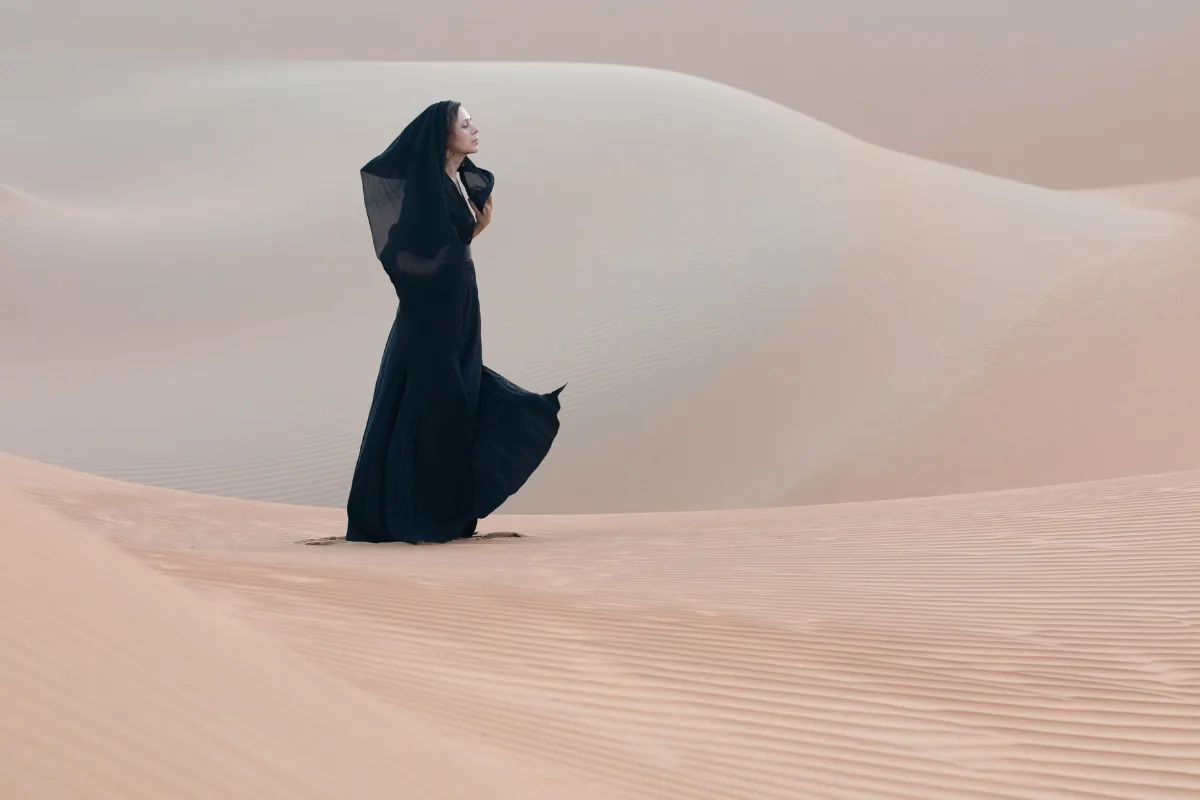 الشاعرة اليمنية جمانة جمال: رحلة إبداع صامتة في عالم الموسيقى العربية