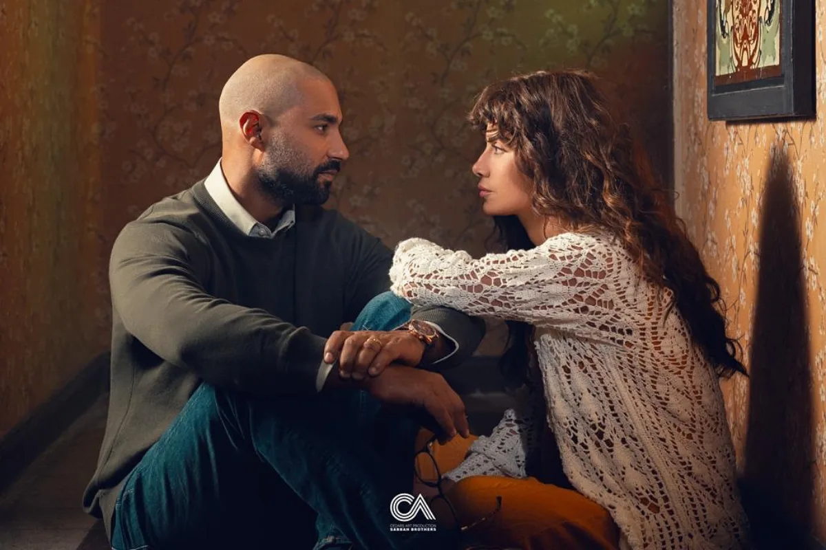 مسلسل 220 يوم قصة حب مأساوية تجمع كريم فهمي وصبا مبارك على شاهد