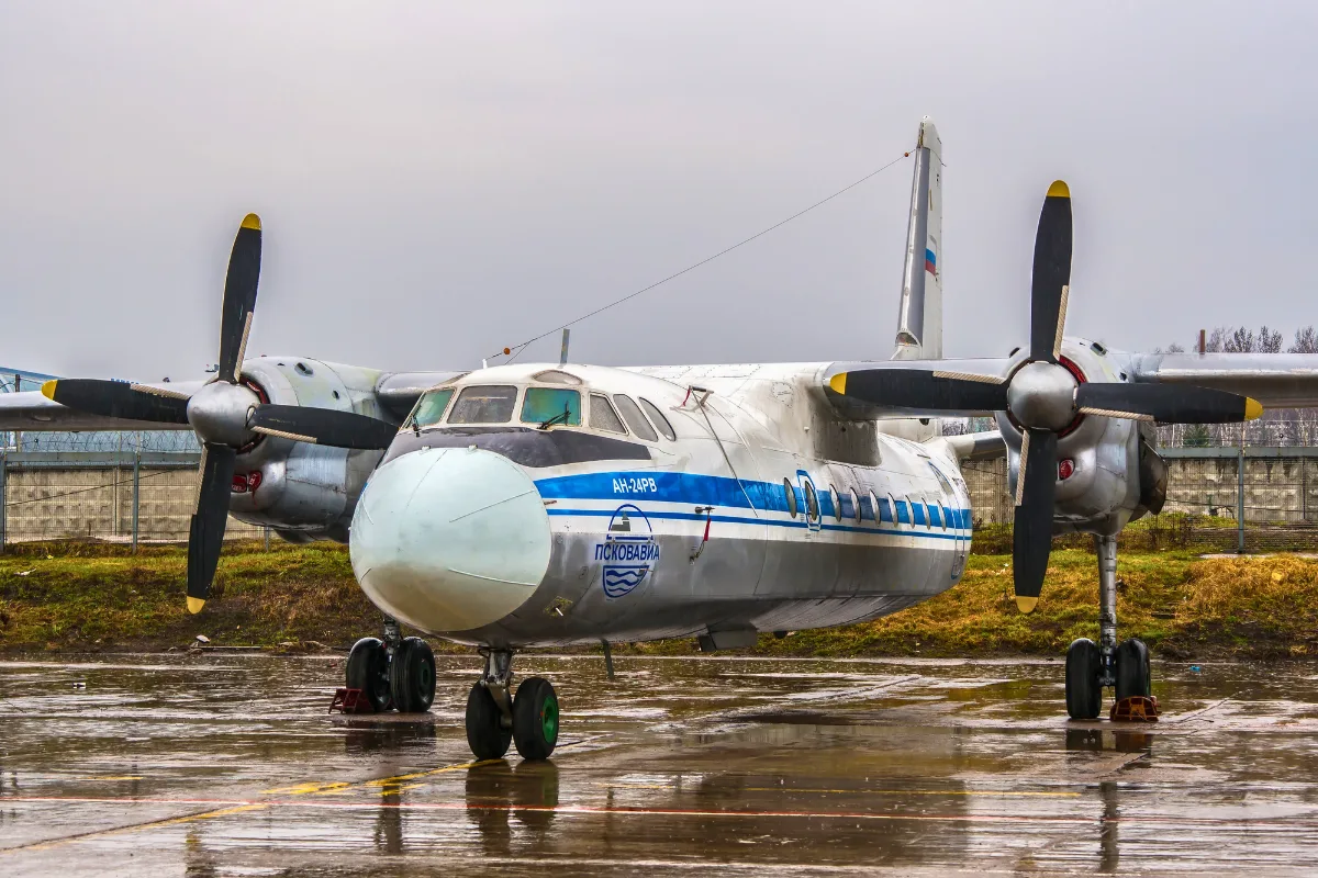 الطوارئ الروسية تعلن فقدان الاتصال بطائرة تحمل عشرات الركاب