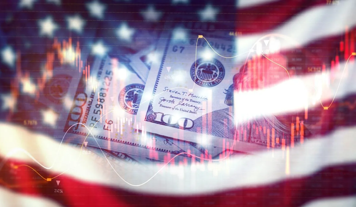 الأمريكيون يحولون أموالهم من الحسابات الجارية والادخار إلى الاستثمار