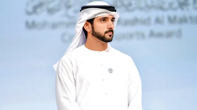 الشيخ محمد بن زايد يوقع مرسومًا اتحادياً بترفيع الشيخ حمدان بن محمد إلى رتبة فريق أول