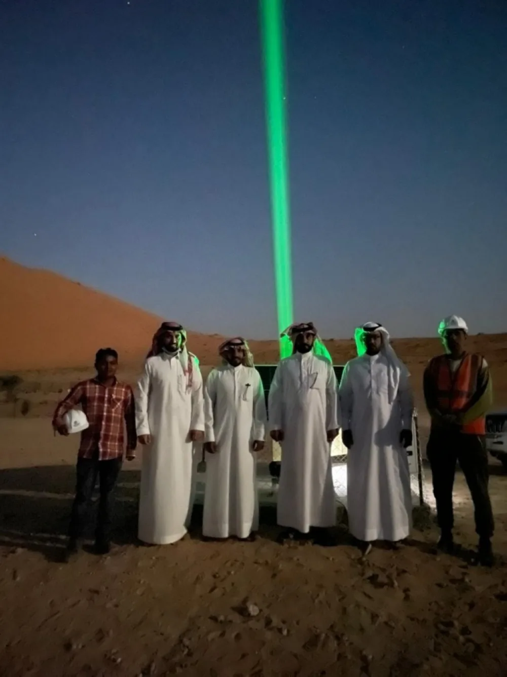 السعودية تطلق مشروع أشعة الليزر الشمسية لإنقاذ التائهين في صحراء النفود باستخدام الطاقة المتجددة