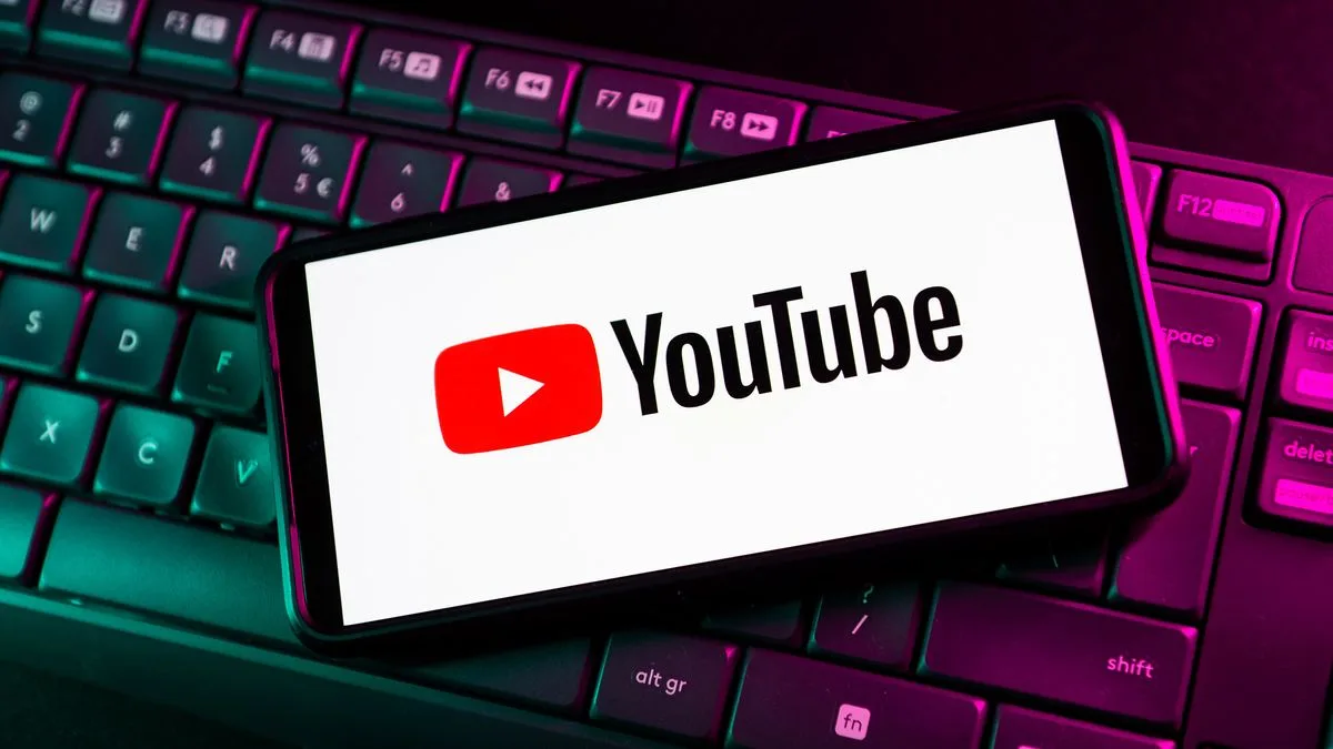يوتيوب يطلق تقنية ذكاء اصطناعي لمراقبة أعمار المستخدمين وحماية المراهقين