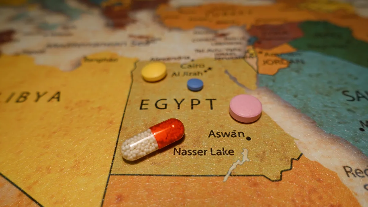 مبيعات الأدوية في مصر تسجل نمواً قياسياً بنسبة 59% خلال النصف الأول من 2025 لتصل إلى 140 مليار جنيه