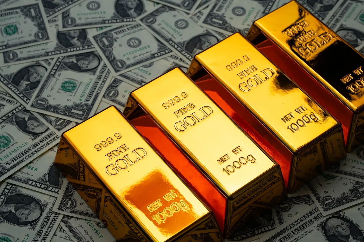استقرار أسعار الذهب قرب 3,330 دولار وسط ترقّب الأسواق