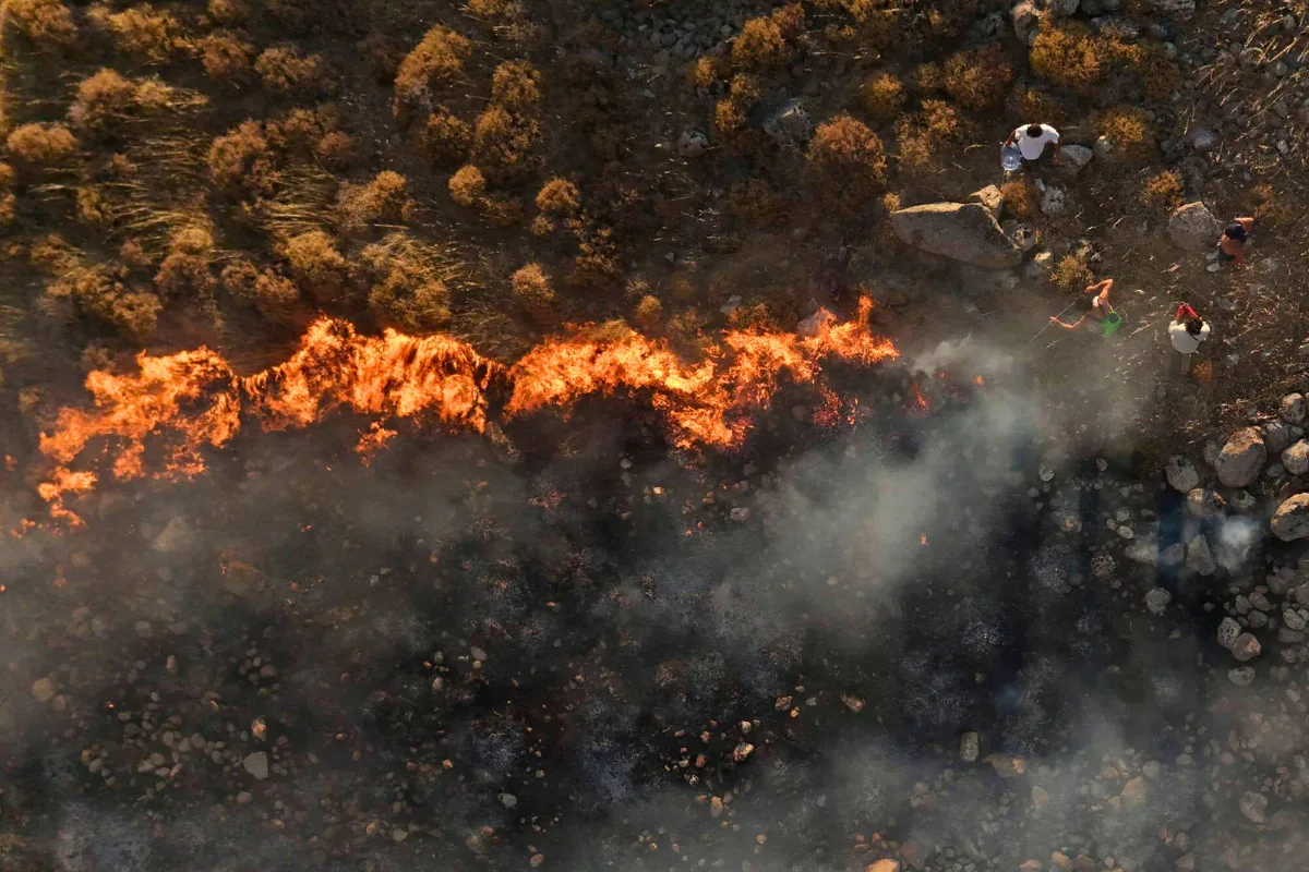 بالصور.. حرائق تركيا مستمرة وإجلاء الآلاف