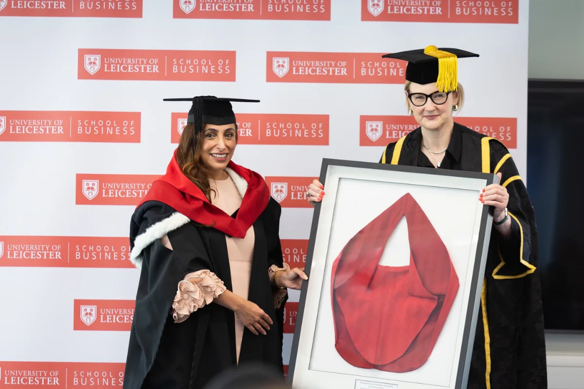 جامعة ليستر تمنح الشيخة بدور القاسمي أول لقب «أستاذ فخري» في تاريخها
