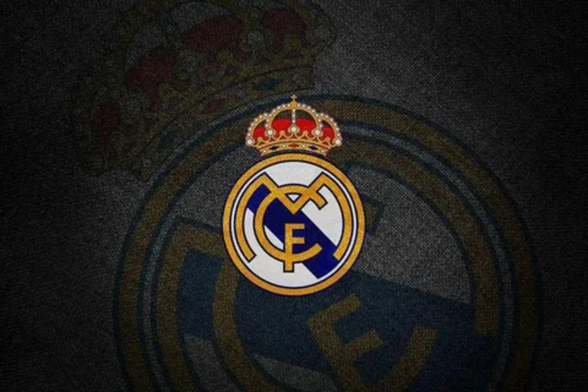 ريال مدريد يسعى لإعادة هيكلة الرواتب ويضع ألابا على قائمة الاستغناء