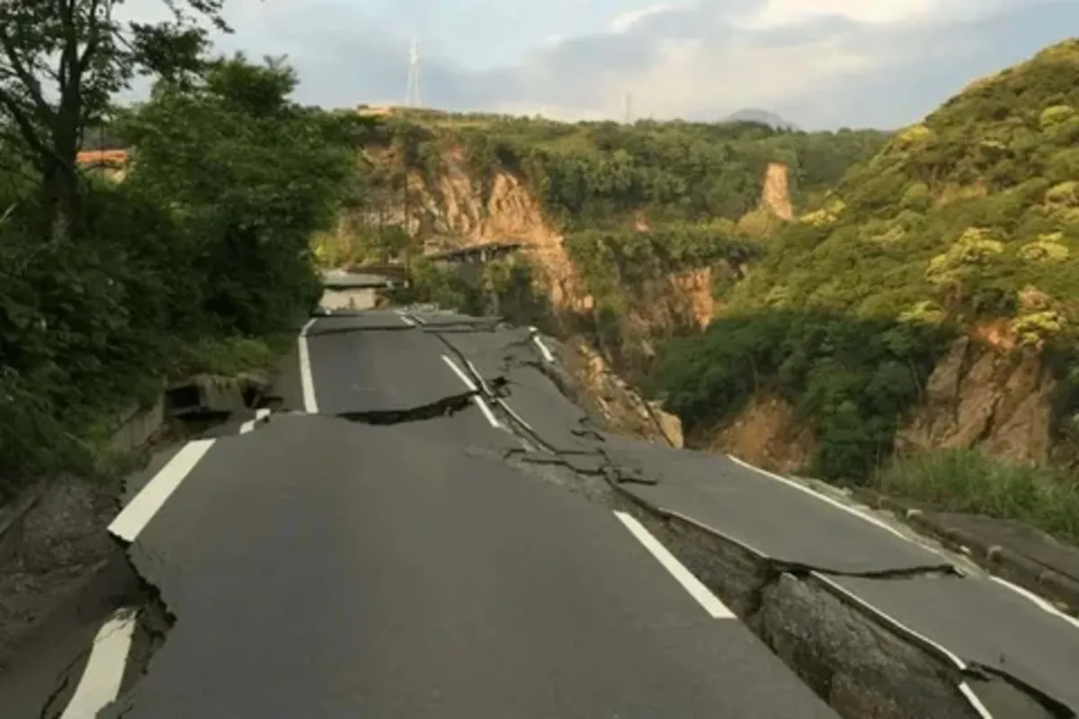 زلزال قوي يضرب ألاسكا وتحذيرات تسونامي