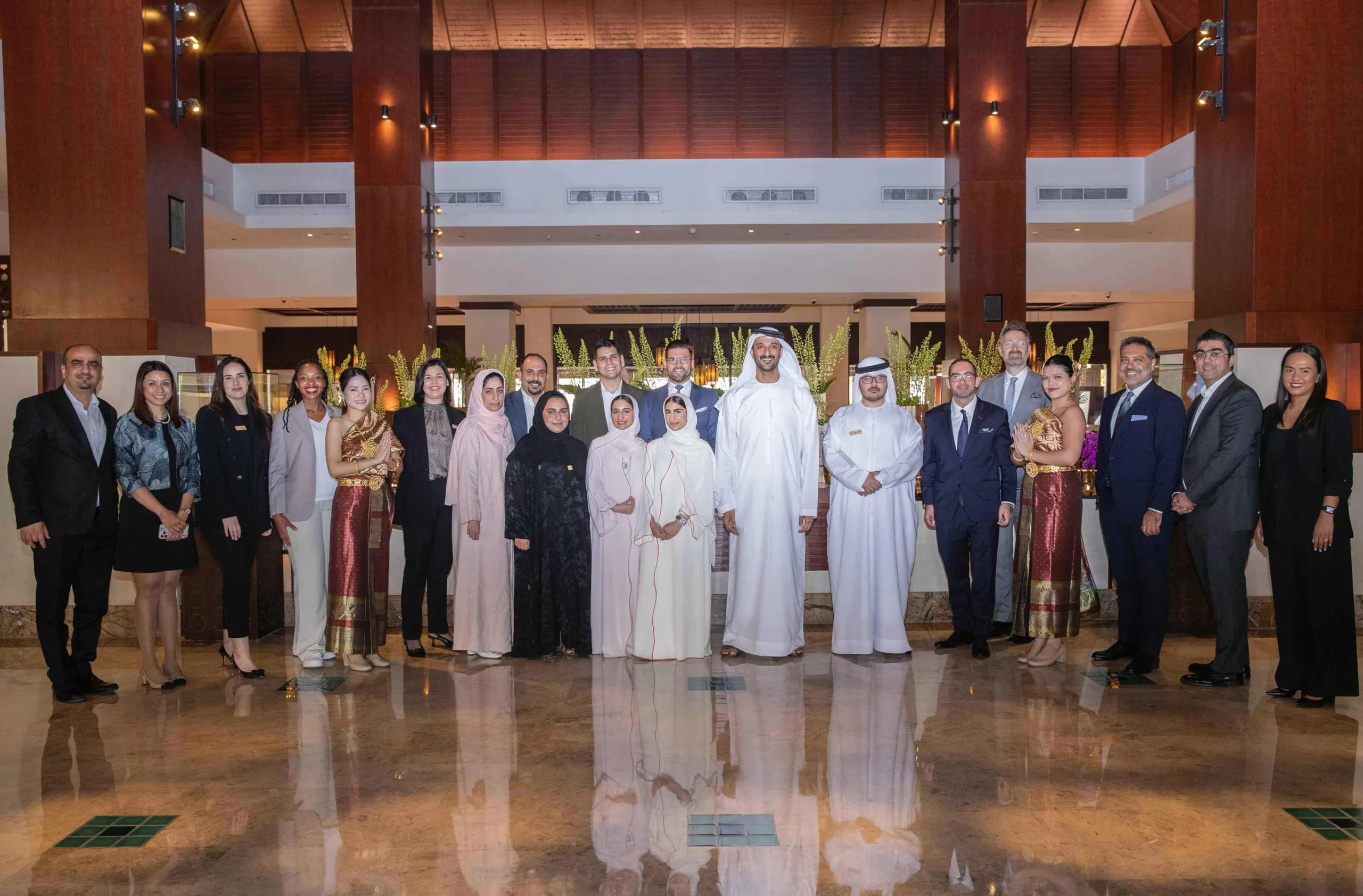 “معالي بن طوق يزور منشآت سياحية وفندقية في الدولة، ويبحث سُبل تطوير القدرات البشرية في أنشطة السياحة