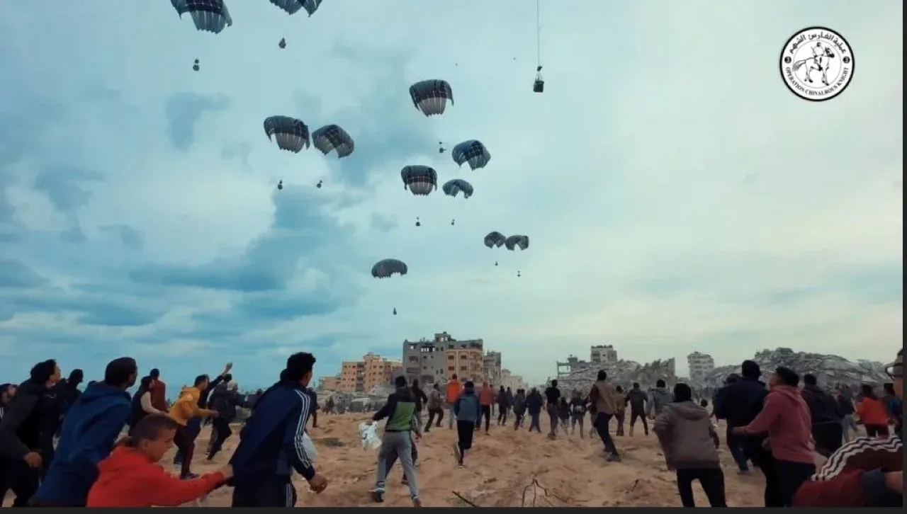 الإمارات تنفذ الإنزال الجوي الـ65 لمساعدات غزة وتُدخل 500 طن من المواد الغذائية