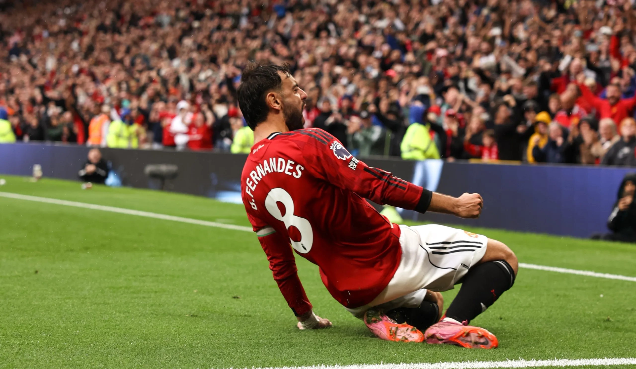 مانشستر يونايتد يحصد انتصاره الأول في الدوري الإنجليزي