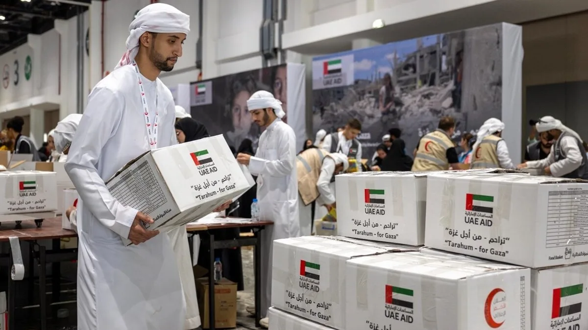 الإمارات تنفذ الإنزال الجوي رقم 80 ضمن عملية “طيور الخير”