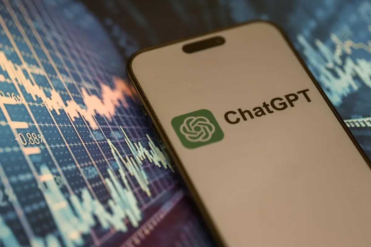 OpenAI تعيد نموذج GPT-4o إلى ChatGPT بعد احتجاجات واسعة من المستخدمين