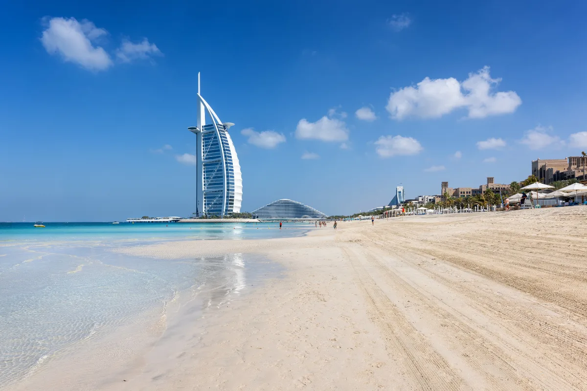 بلدية دبي تطلق تطبيق “التزام” لتعزيز ريادة الإمارة كأنظف مدينة في العالم