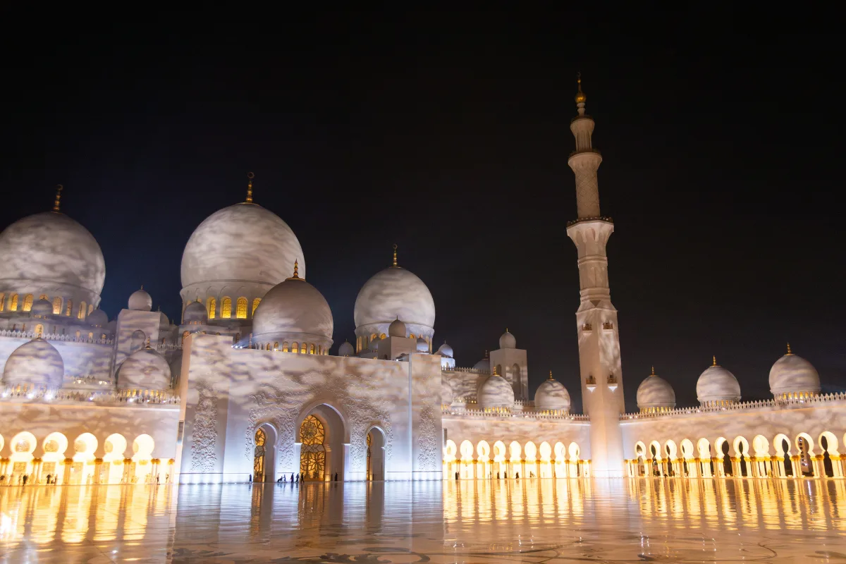 جامع الشيخ زايد الكبير يصنَّف الأول في الشرق الأوسط والثامن عالمياً