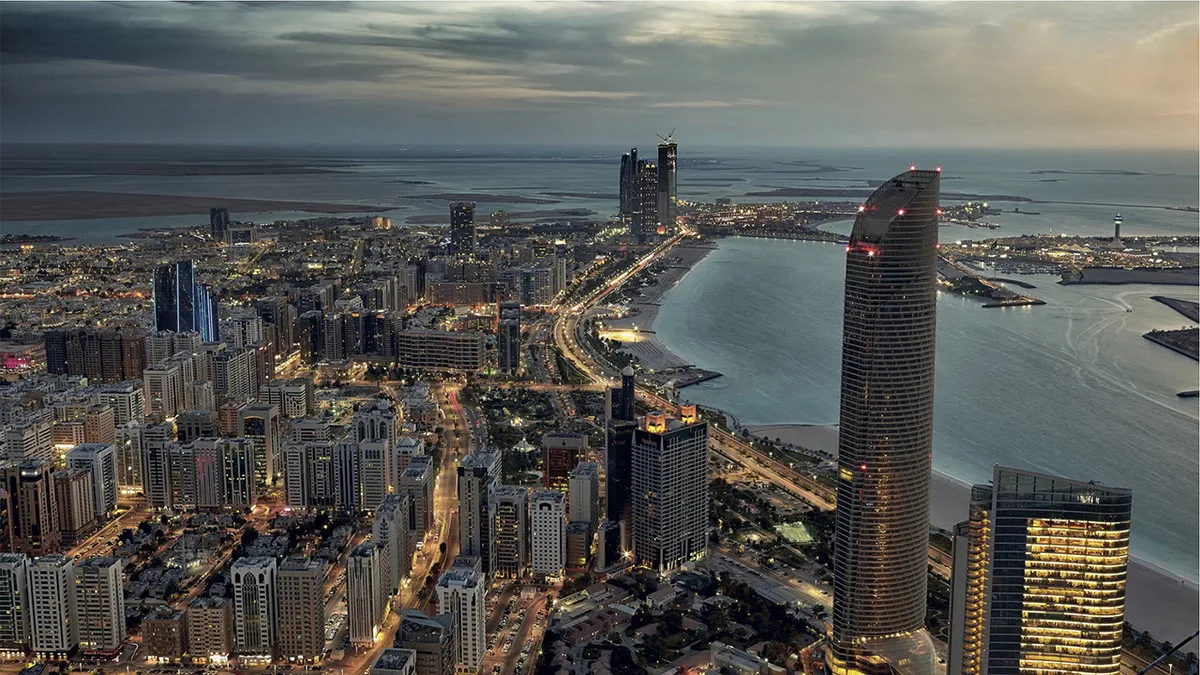 سوق العقارات في أبوظبي يسجل نمواً قوياً في النصف الأول من 2025