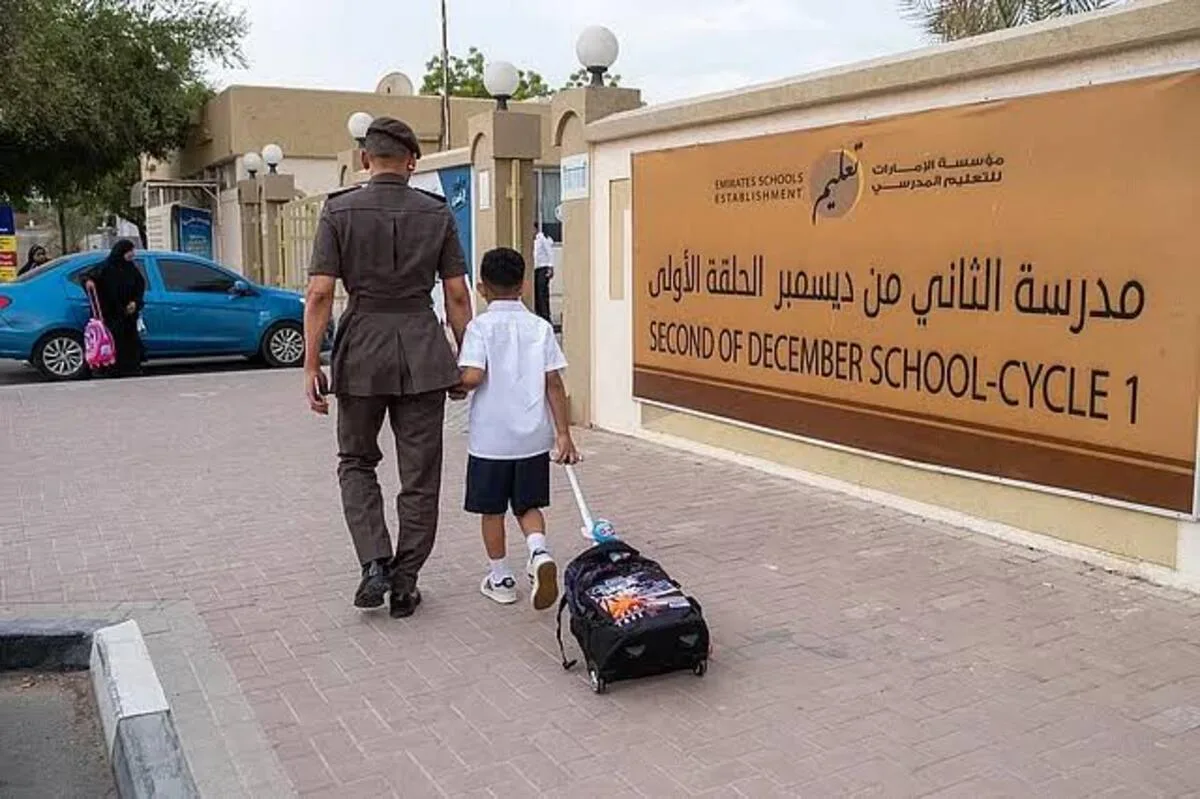 الشيخ محمد بن راشد يهنئ الطلاب والمعلمين بمناسبة العام الدراسي الجديد 2025-2026