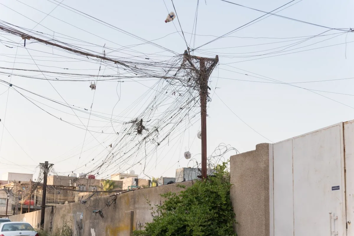 الفساد، وانعدام الاستراتيجية، والطقس، ثالوث أزمة الكهرباء في العراق