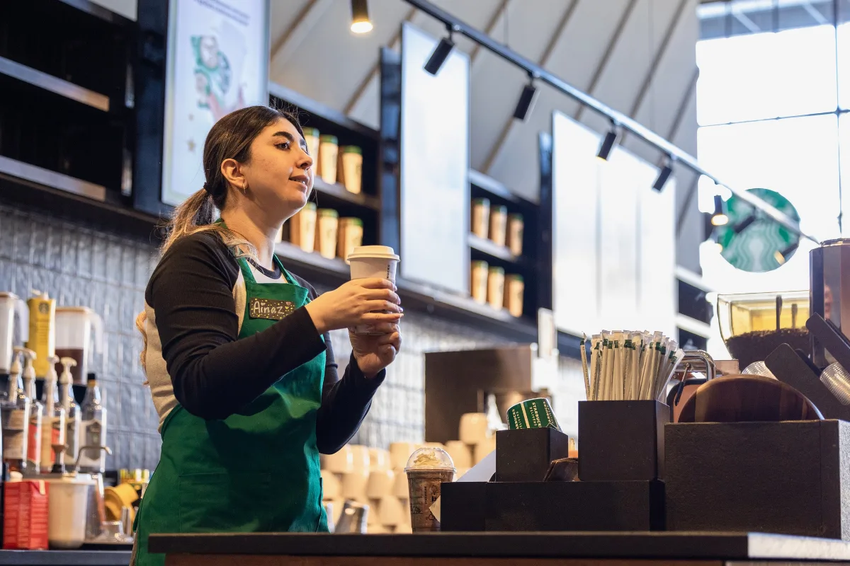 ستاربكس تعلن رفع أجور موظفيها 2% هذا العام