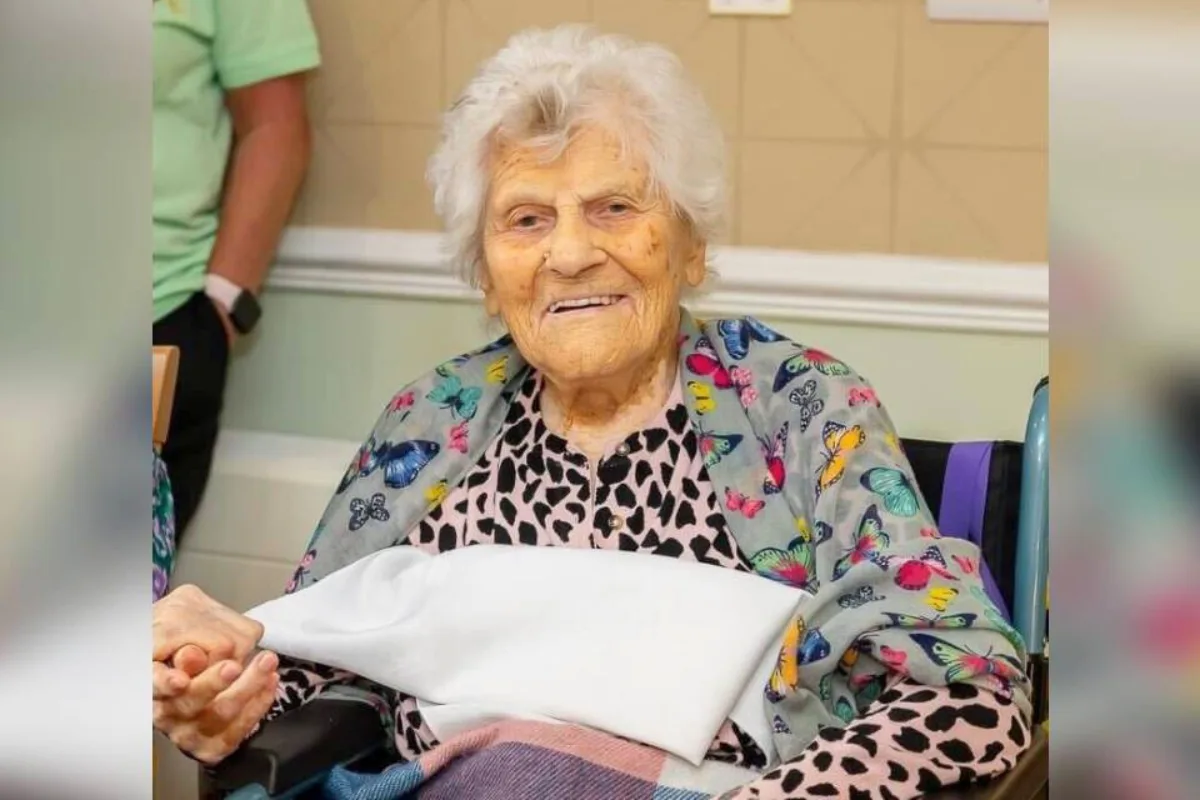 116 عاماً.. بريطانيا تحتفل بأكبر معمّرة في تاريخها