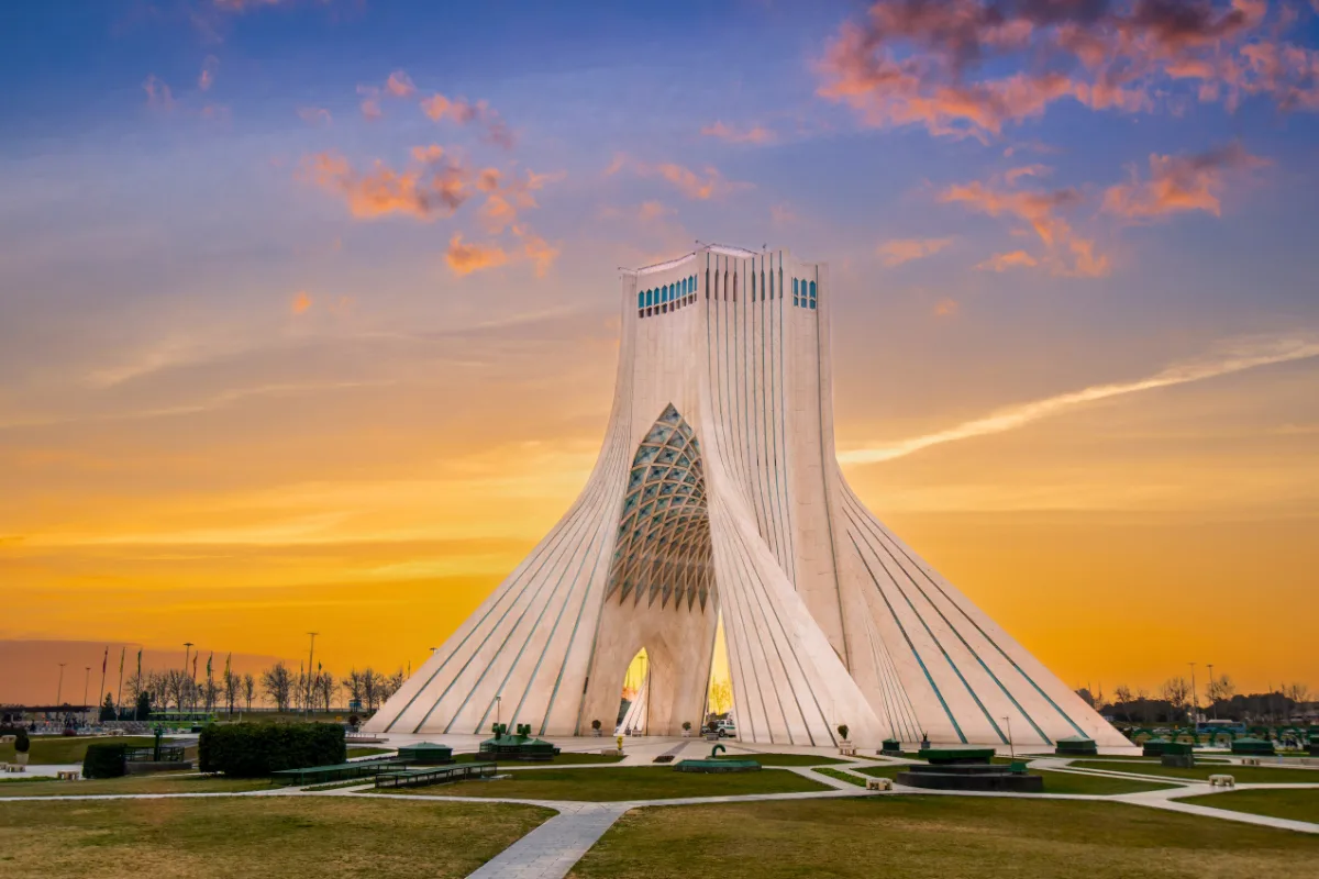 لندن تدرج خمس جهات جديدة ضمن العقوبات المفروضة على إيران