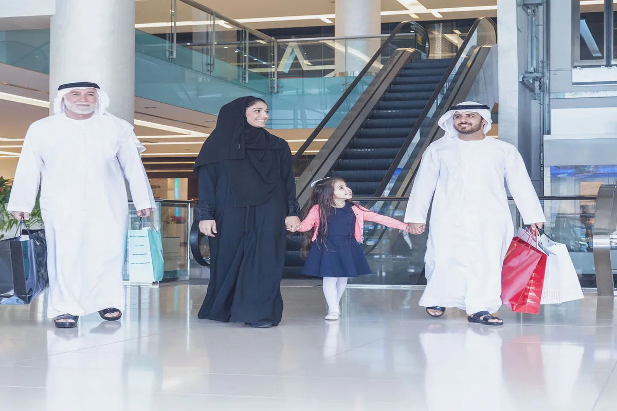 74 معجباً يستفيدون من رحلة مجانية إلى صلالة بمناسبة عيد ميلاد ماموتي