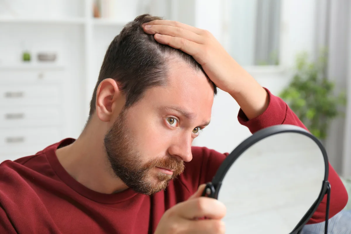 الإفراط في تناول المشروبات السكرية قد يزيد من تساقط الشعر