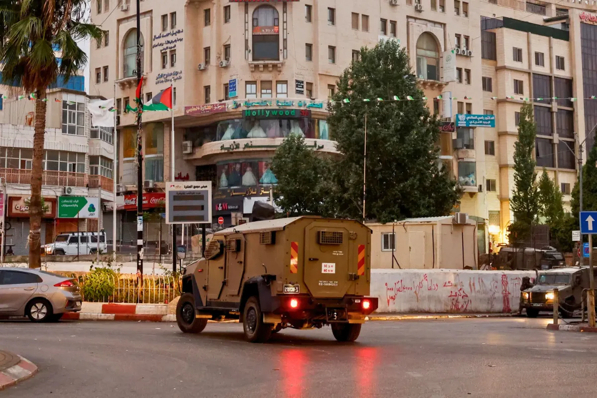 عشرات الفلسطينيين يُصابون خلال اقتحام الجيش الإسرائيلي لرام الله