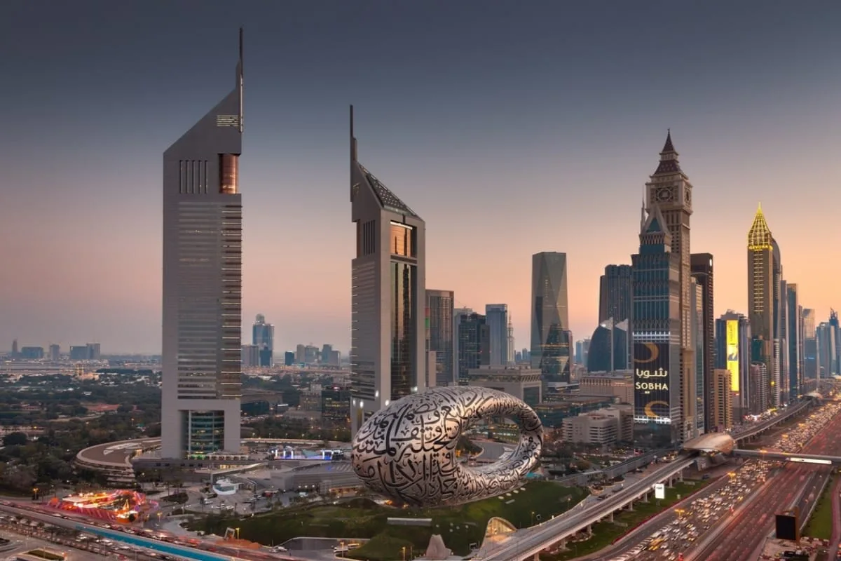 الإمارات الثانية عالمياً في مجال الذكاء الاصطناعي 2025