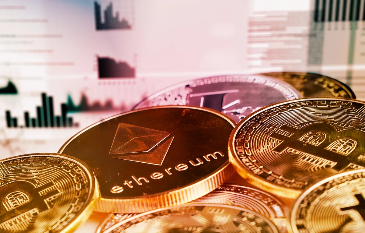موجة هبوط تضرب سوق العملات الرقمية.. والإيثيريوم يقود التراجعات