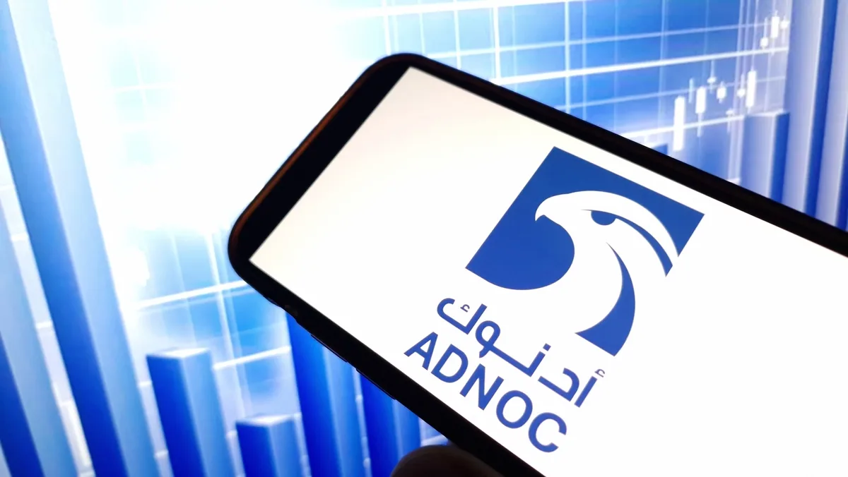 أدنوك تورّد الغاز الطبيعي المسال إلى هندوستان بتروليوم