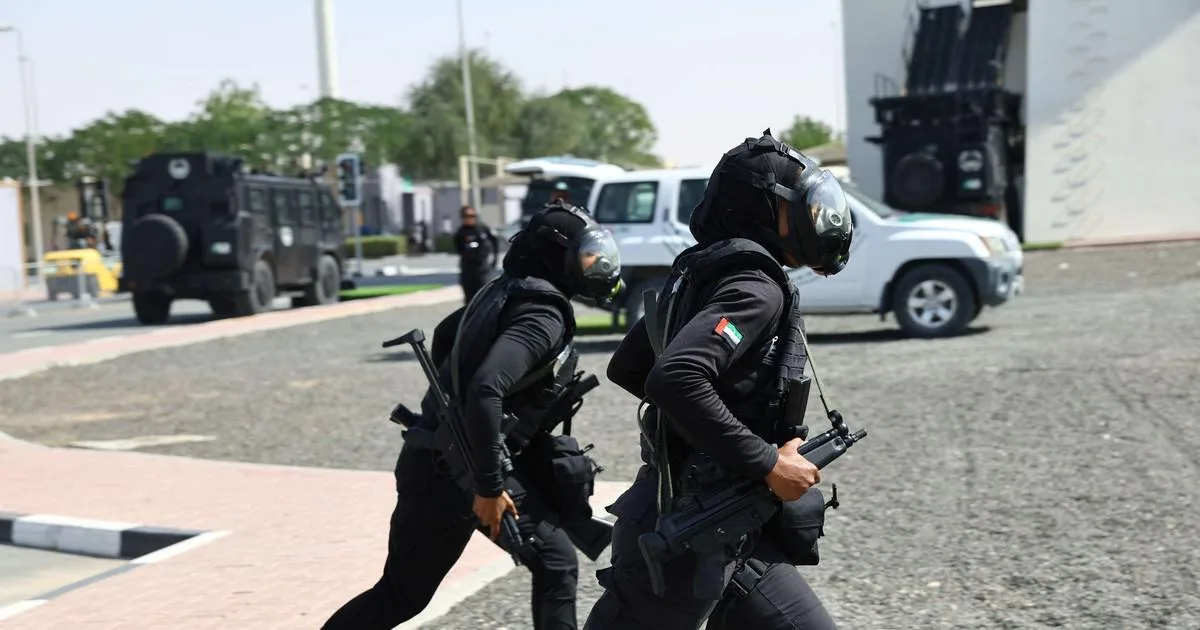 الإمارات تسلم مطلوبين للعدالة في فرنسا وبلجيكا ضمن مكافحة الجريمة المنظمة