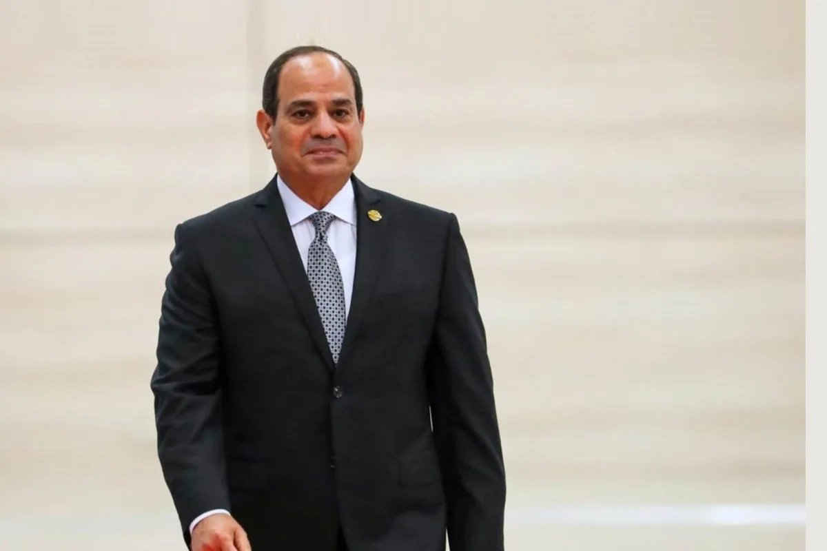 الرئيس السيسي يُدلي بصوته في انتخابات مجلس الشيوخ 2025